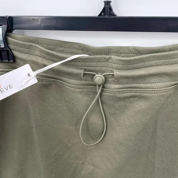 SUNDRY FOR EVEREVE Sunday Skirt with Bungee Drawcord in Olive // 4 (XL) - Picture 4 of 8